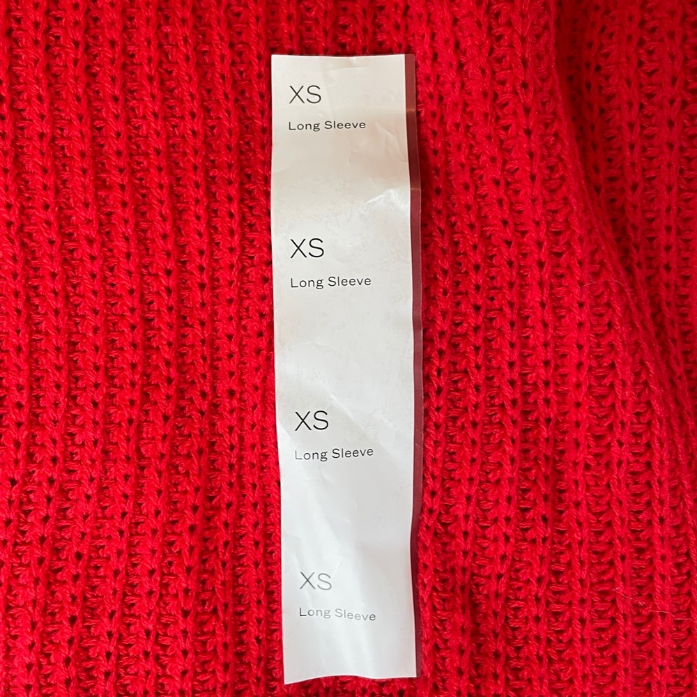 Red sweater - Picture 2 of 4